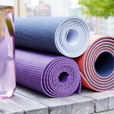 В чем отличие гимнастических ковров от гимнастических ковриков