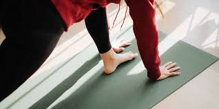 Чем отличаются коврики для йоги, фитнеса, пилатес, аэробики и кроссфит